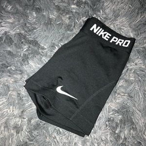 Black Nike Pro Shorts ✨ ( barely worn )